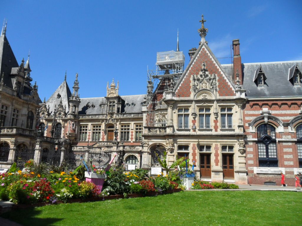 La façade du Palais Bénédictine de Fécamp